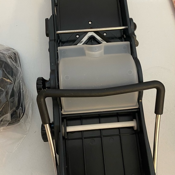 Mandolins Slicer Kitchen Tool by Robert Irvine - Picture 3 of 6